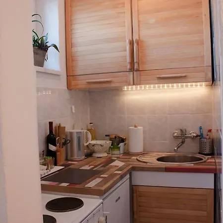 Bgmignonne, So Cozy, So Relaxing, So Near Center Apartment *